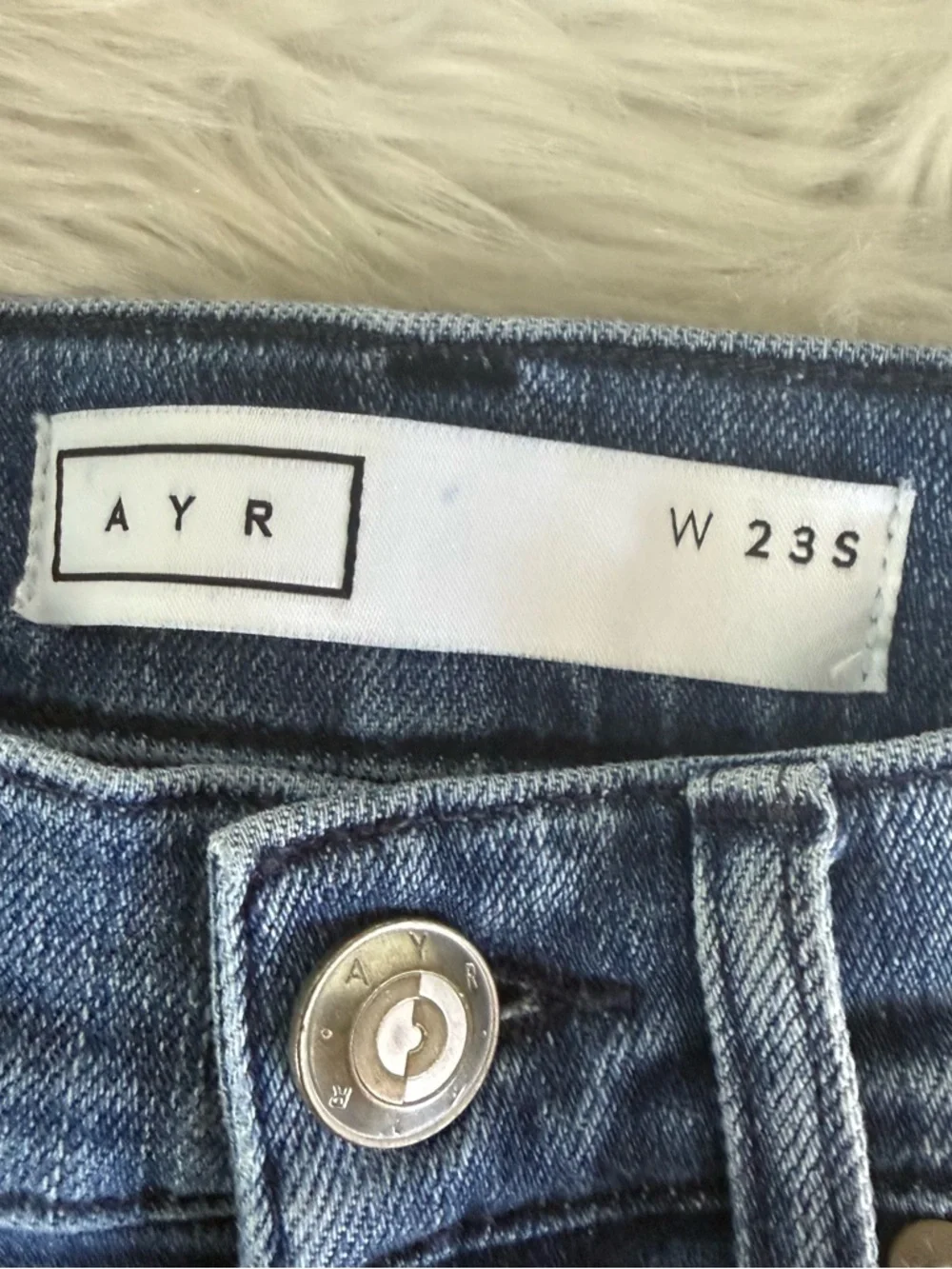 AYR Bomb Pop Straight Leg Ankle Jeans 23 Short Bamba Frayed Hem